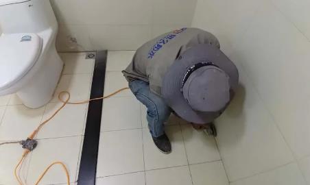 错那卫生间补漏